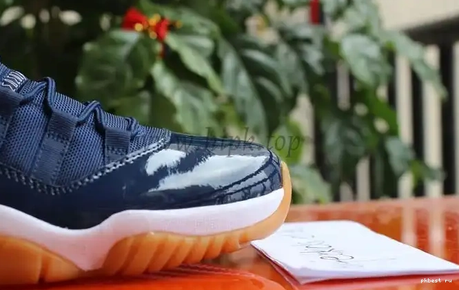 Authentic Air Navy Gum Jordan Low 11 0519
